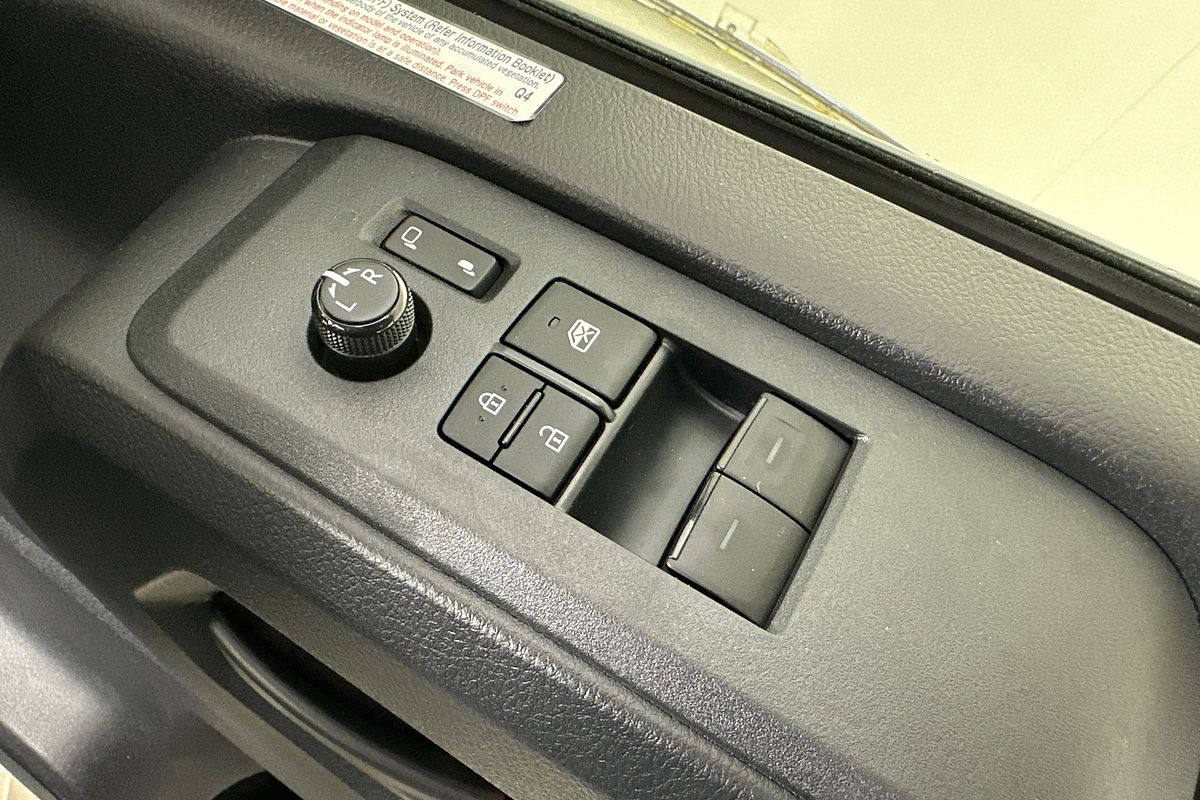 2025 Toyota Hiace SLWB COMMUTER (12 SEATS) GDH322R