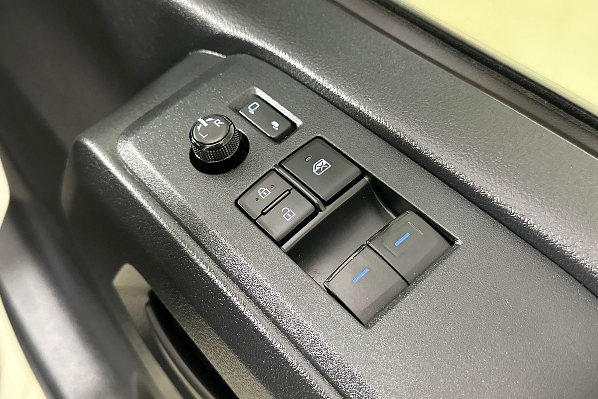 2024 Toyota Hiace SLWB COMMUTER (12 SEATS) GDH322R