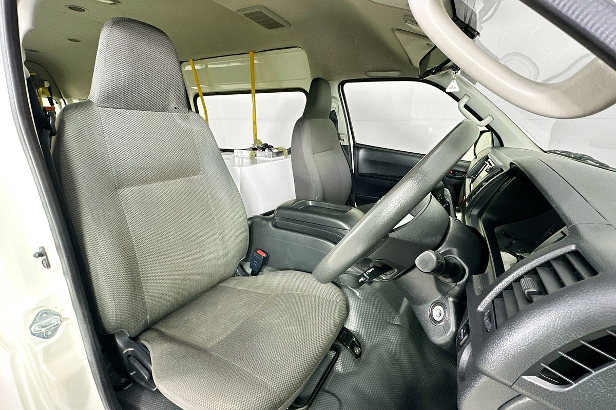 2018 Toyota Hiace COMMUTER (12 SEATS) KDH223R MY16