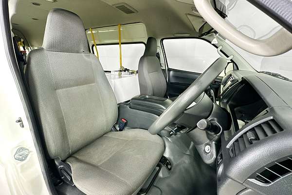 2018 Toyota Hiace COMMUTER (12 SEATS) KDH223R MY16