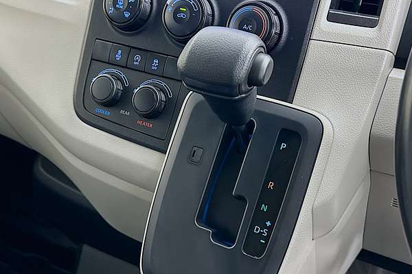 2020 Toyota Hiace Commuter GDH322R