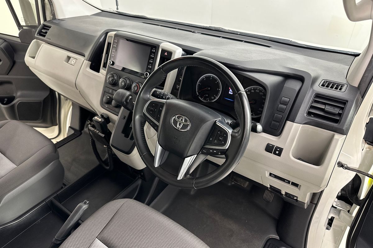 2021 Toyota HIACE SLWB COMMUTER (12 SEATS) GDH322R