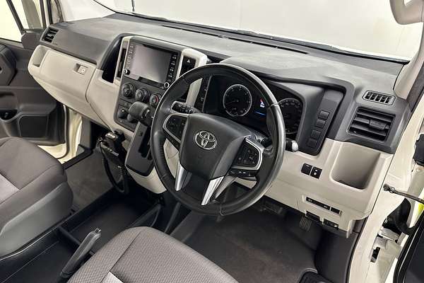 2021 Toyota HIACE SLWB COMMUTER (12 SEATS) GDH322R