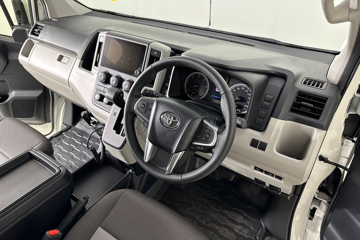 2025 Toyota Hiace SLWB COMMUTER (12 SEATS) GDH322R