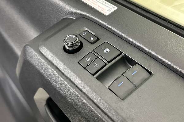 2025 Toyota Hiace SLWB COMMUTER (12 SEATS) GDH322R