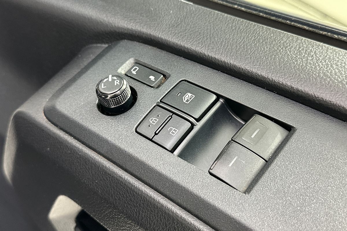2023 Toyota Hiace SLWB COMMUTER (12 SEATS) GDH322R