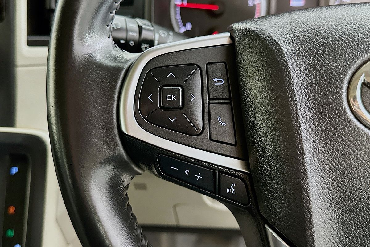 2021 Toyota Hiace SLWB COMMUTER (12 SEATS) GDH322R
