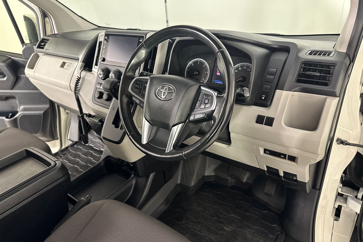 2022 Toyota Hiace SLWB COMMUTER (12 SEATS) GDH322R