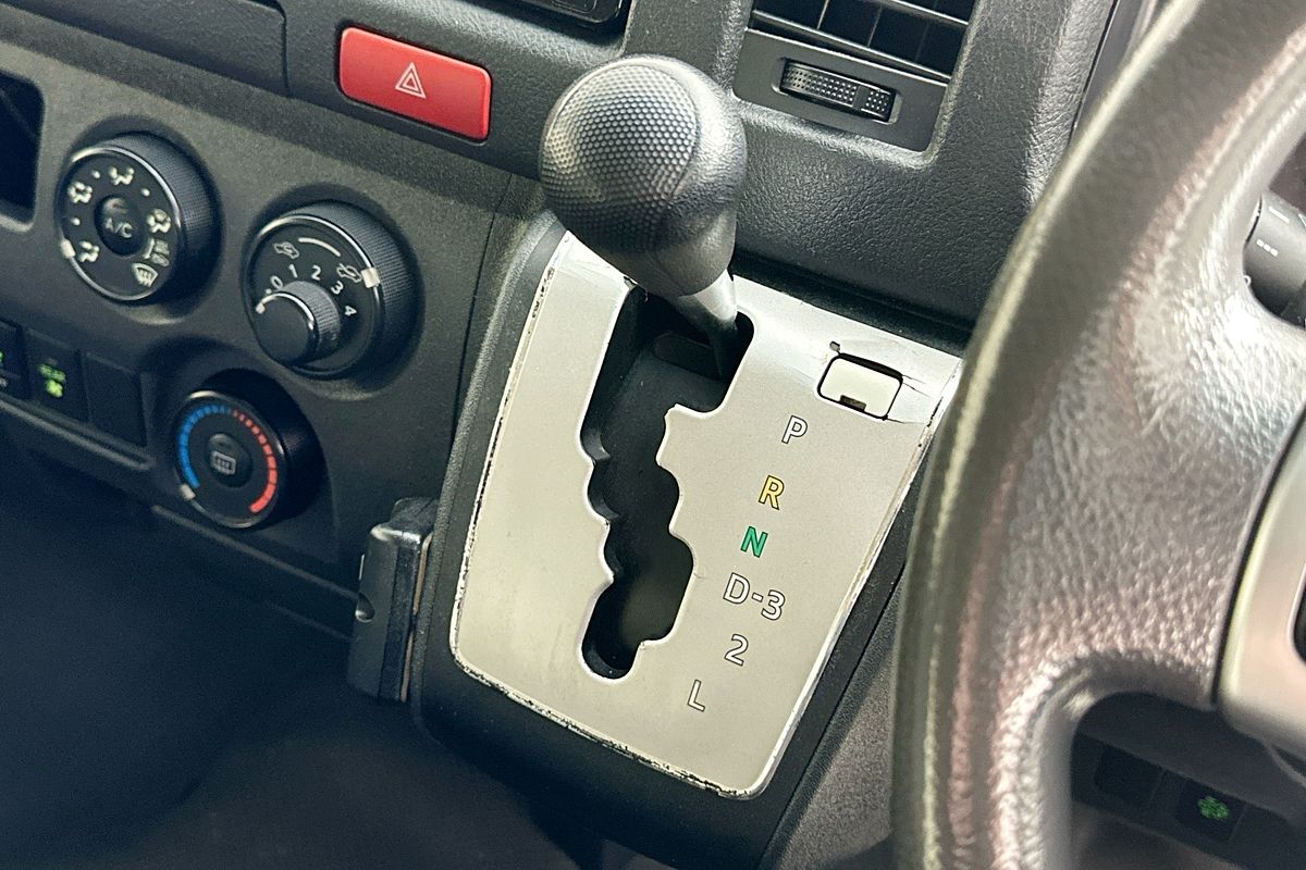 2018 Toyota Hiace COMMUTER (12 SEATS) KDH223R MY16