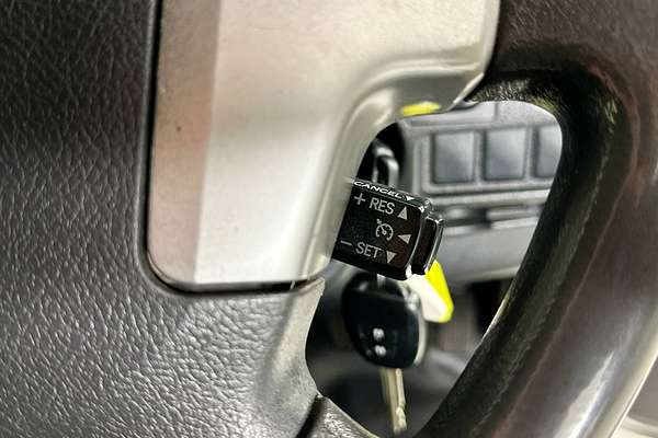 2014 Toyota Hiace COMMUTER KDH223R MY12 UPGRADE