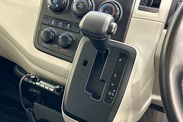2023 Toyota Hiace SLWB COMMUTER (12 SEATS) GDH322R