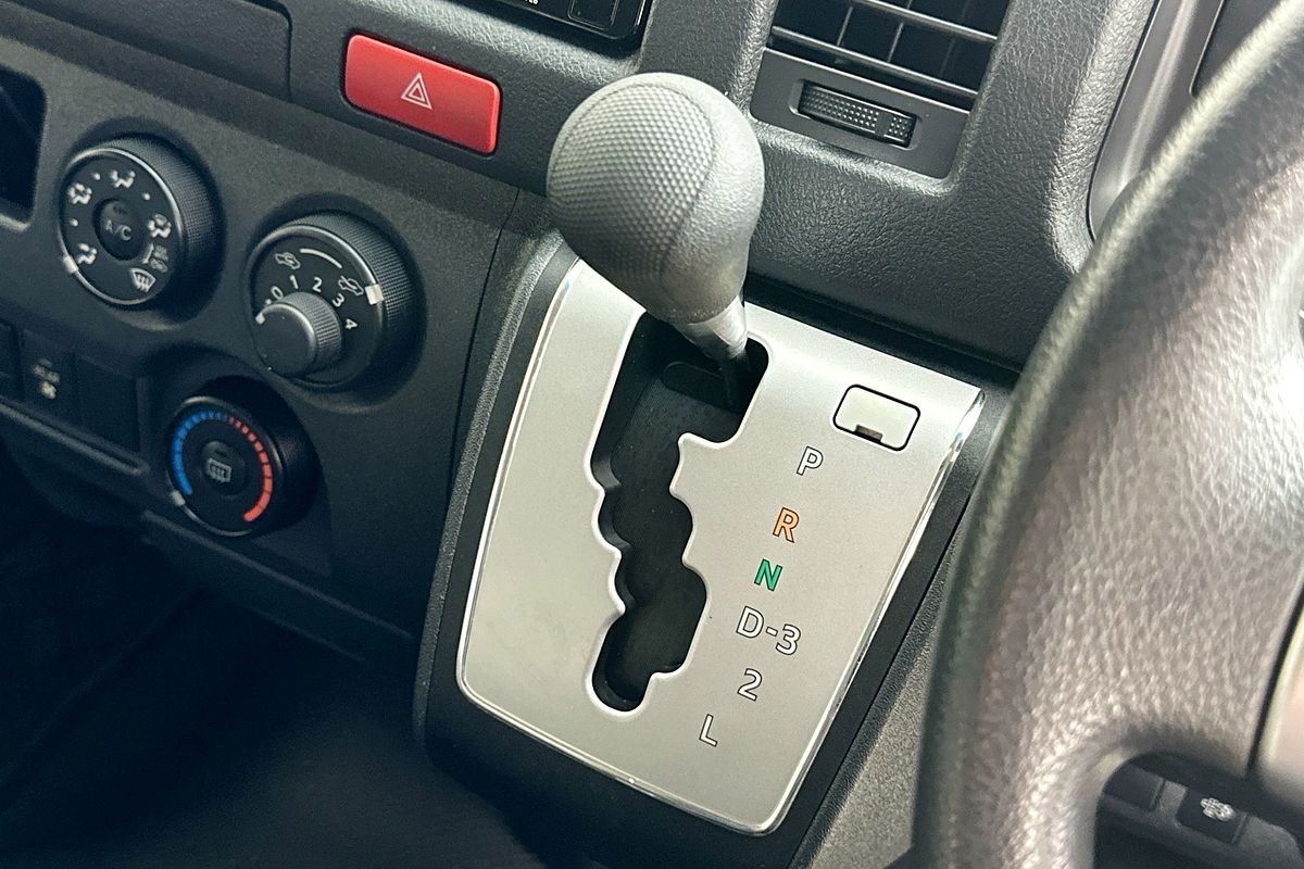 2018 Toyota Hiace COMMUTER (12 SEATS) KDH223R MY16