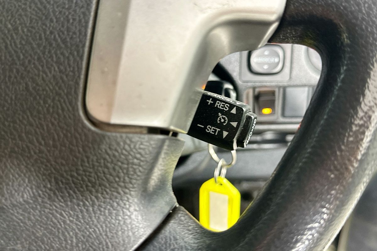 2018 Toyota HIACE COMMUTER KDH223R MY16 ELWB High Roof