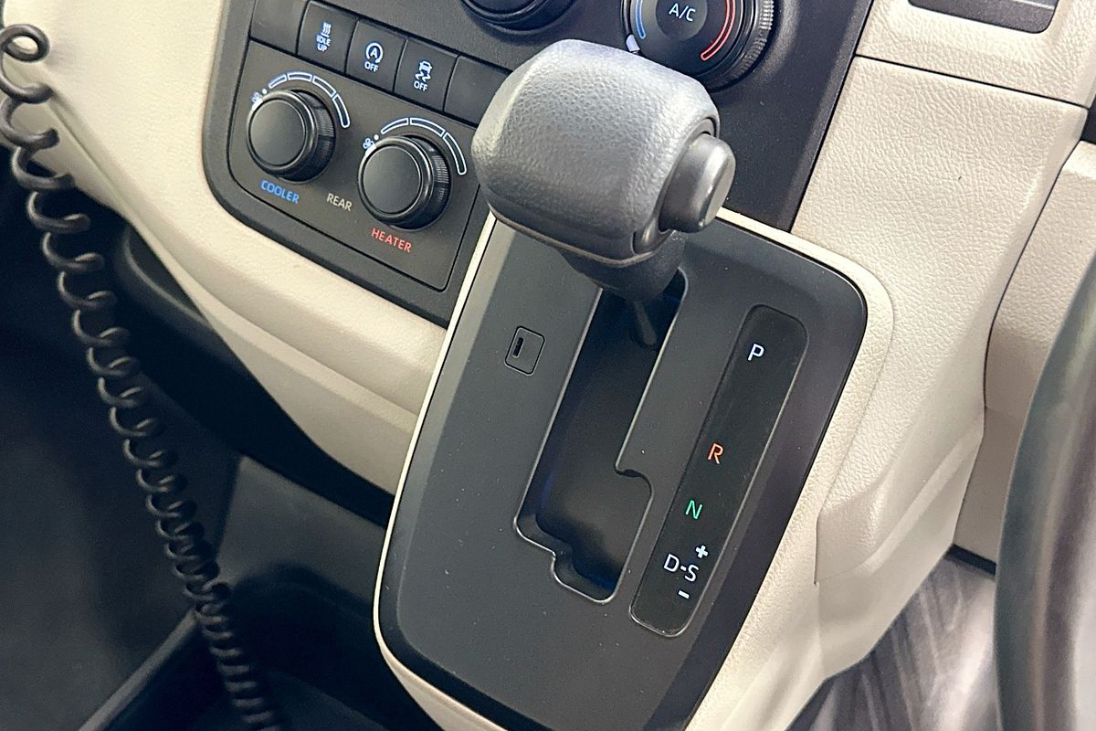 2021 Toyota Hiace SLWB COMMUTER (12 SEATS) GDH322R