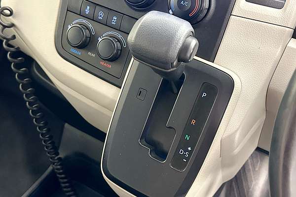 2021 Toyota Hiace SLWB COMMUTER (12 SEATS) GDH322R