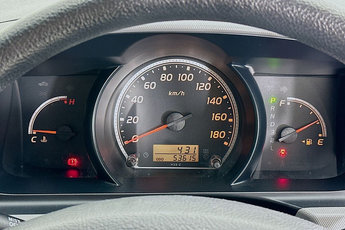 2011 Toyota HIACE COMMUTER KDH223R MY11 UPGRADE