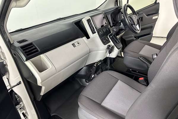 2021 Toyota HIACE SLWB COMMUTER (12 SEATS) GDH322R