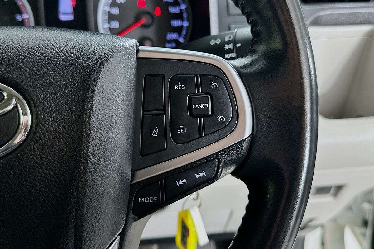 2021 Toyota HIACE SLWB COMMUTER (12 SEATS) GDH322R