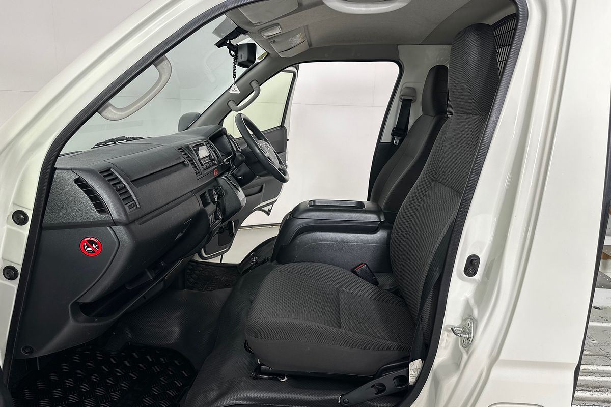 2015 Toyota HIACE TRH201R LWB