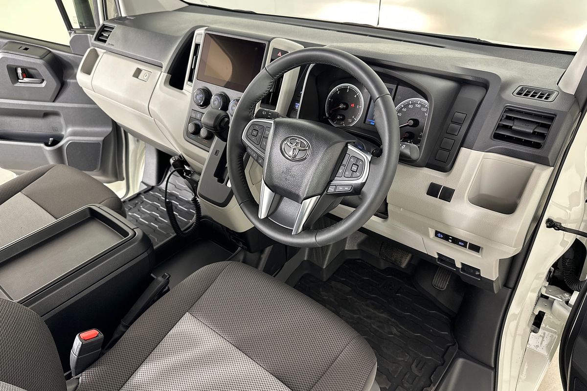2025 Toyota Hiace SLWB COMMUTER (12 SEATS) GDH322R