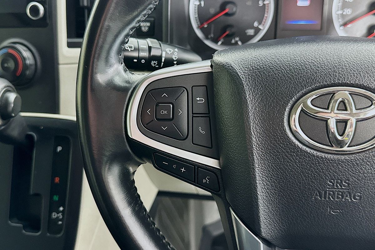 2021 Toyota HIACE SLWB COMMUTER (12 SEATS) GDH322R