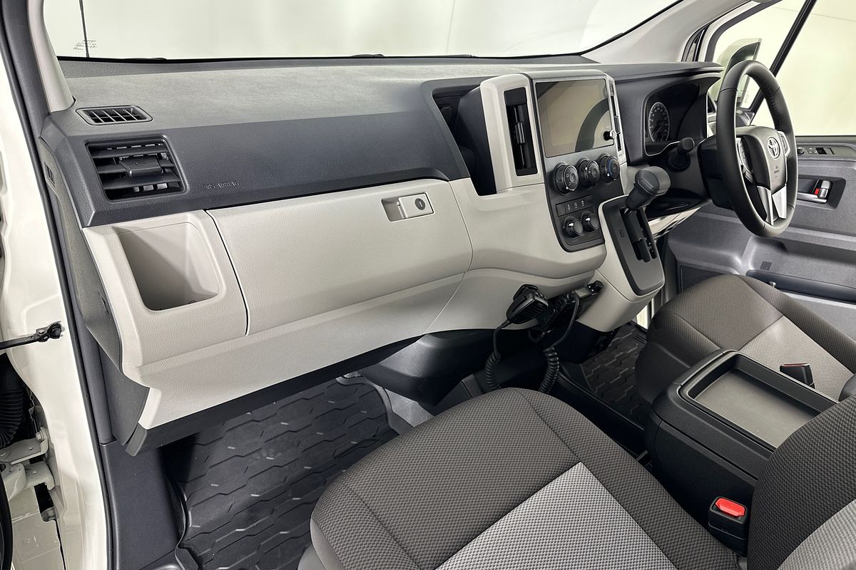 2025 Toyota Hiace SLWB COMMUTER (12 SEATS) GDH322R