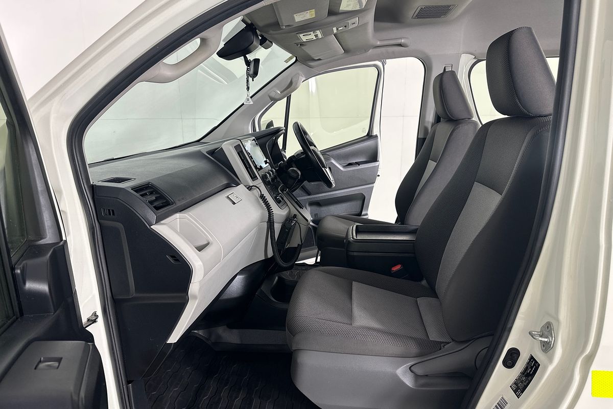 2022 Toyota Hiace SLWB COMMUTER (12 SEATS) GDH322R