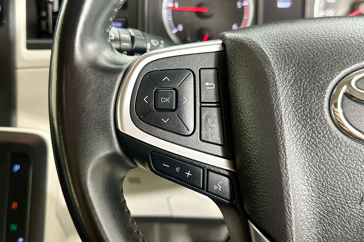 2021 Toyota Hiace SLWB COMMUTER (12 SEATS) GDH322R