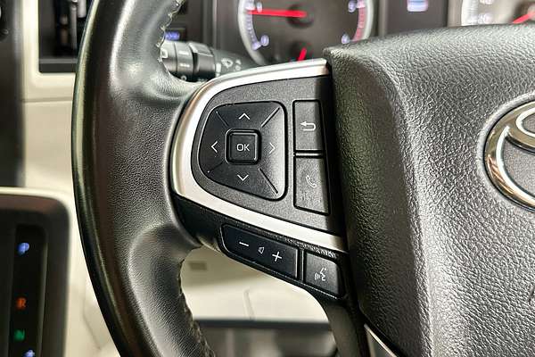 2021 Toyota Hiace SLWB COMMUTER (12 SEATS) GDH322R