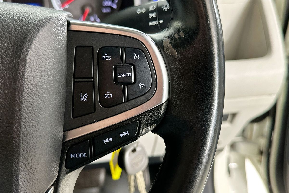 2021 Toyota Hiace SLWB COMMUTER (12 SEATS) GDH322R