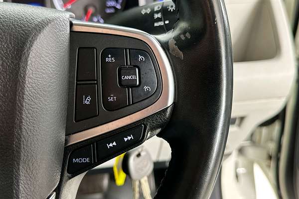 2021 Toyota Hiace SLWB COMMUTER (12 SEATS) GDH322R