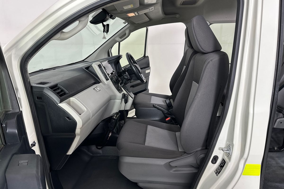 2021 Toyota HIACE SLWB COMMUTER (12 SEATS) GDH322R