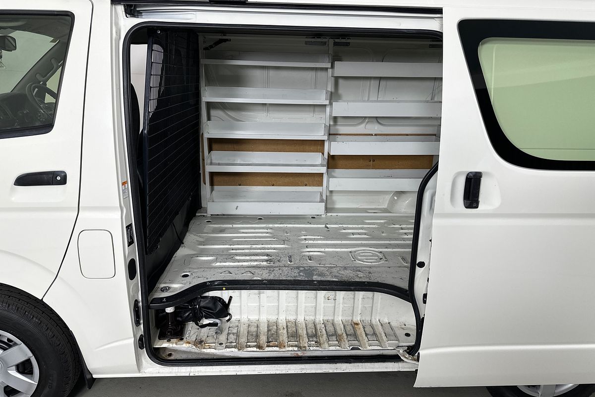 2015 Toyota HIACE TRH201R LWB