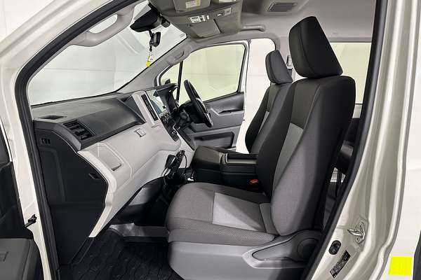 2025 Toyota Hiace SLWB COMMUTER (12 SEATS) GDH322R