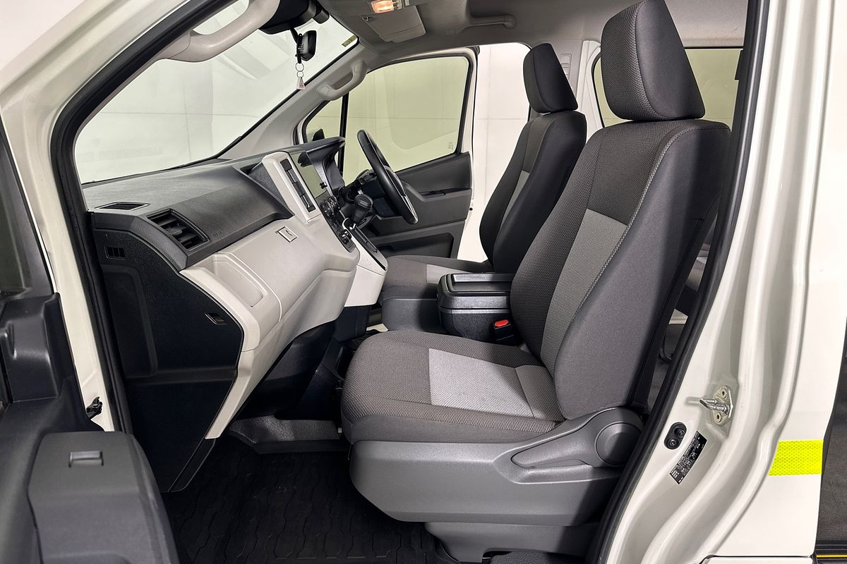 2024 Toyota Hiace SLWB COMMUTER (12 SEATS) GDH322R