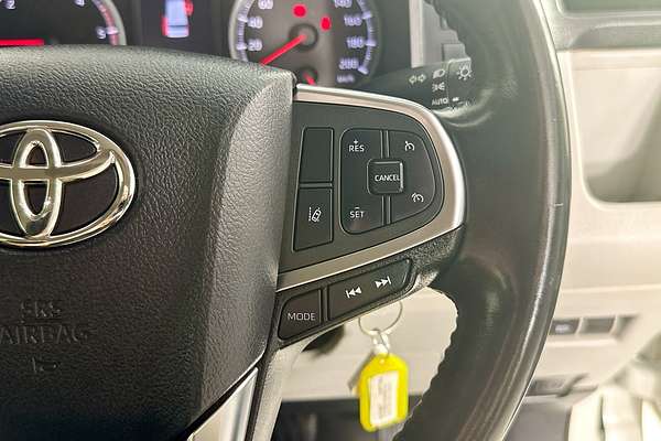 2022 Toyota Hiace SLWB COMMUTER (12 SEATS) GDH322R