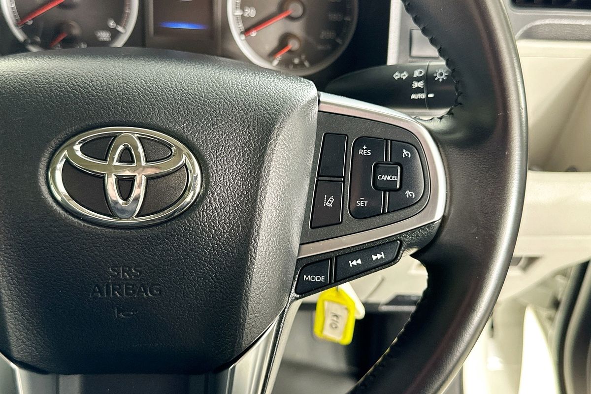 2021 Toyota Hiace SLWB COMMUTER (12 SEATS) GDH322R