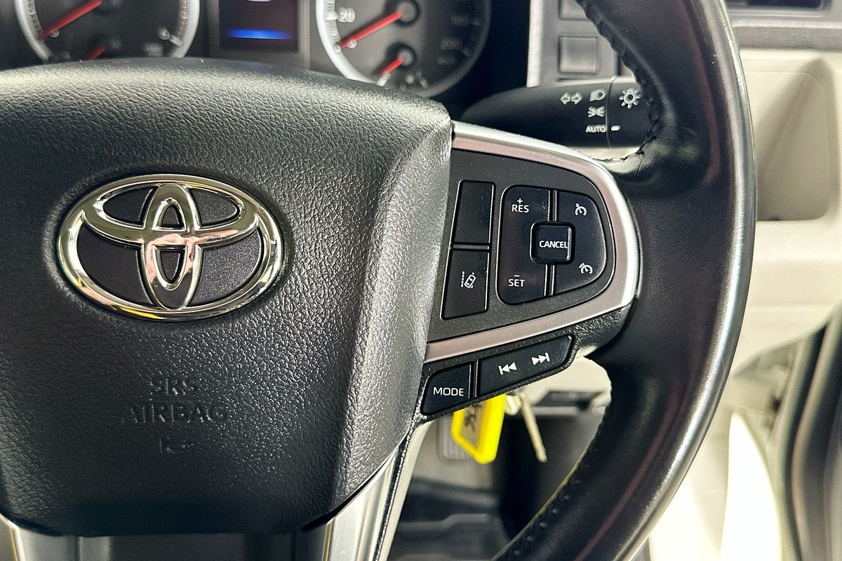 2022 Toyota Hiace SLWB COMMUTER (12 SEATS) GDH322R