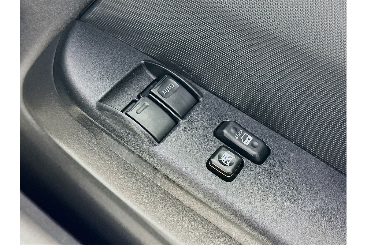 2018 Toyota HIACE LWB KDH201R MY16 LWB
