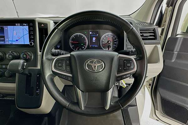 2022 Toyota Hiace Commuter GDH322R