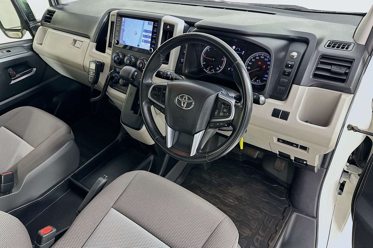 2020 Toyota HIACE Commuter GDH322R