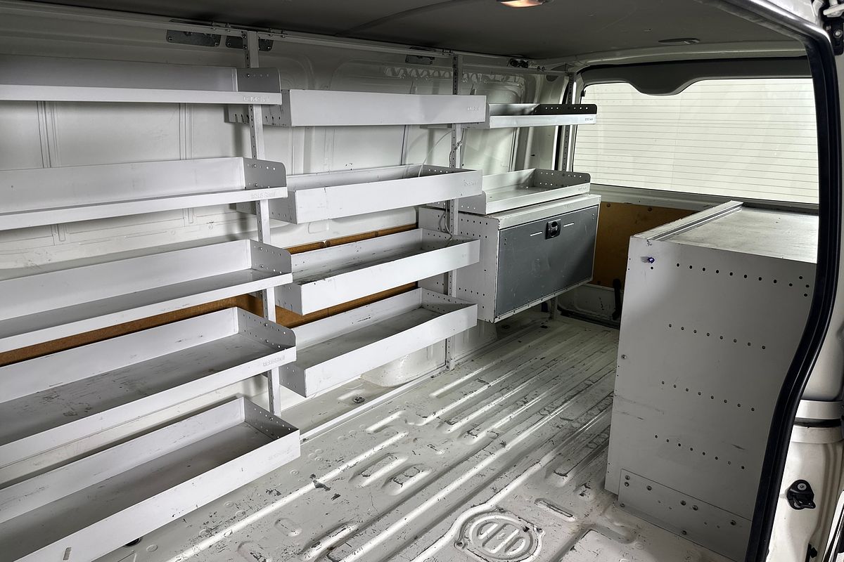 2015 Toyota HIACE TRH201R LWB