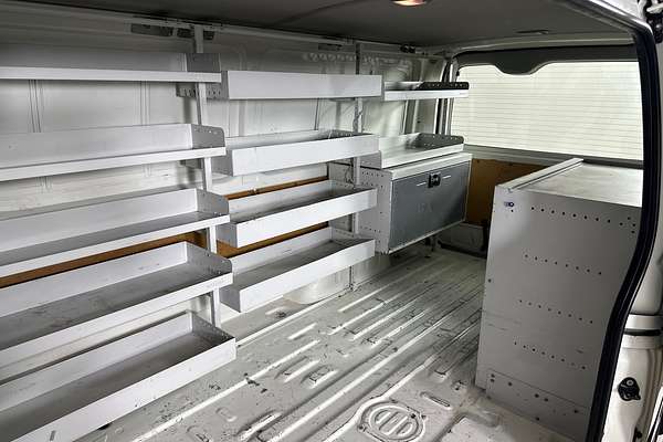2015 Toyota HIACE TRH201R LWB