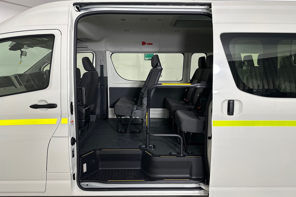 2025 Toyota Hiace SLWB COMMUTER (12 SEATS) GDH322R