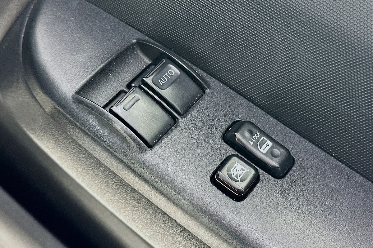 2015 Toyota HIACE LWB KDH201R MY14 LWB