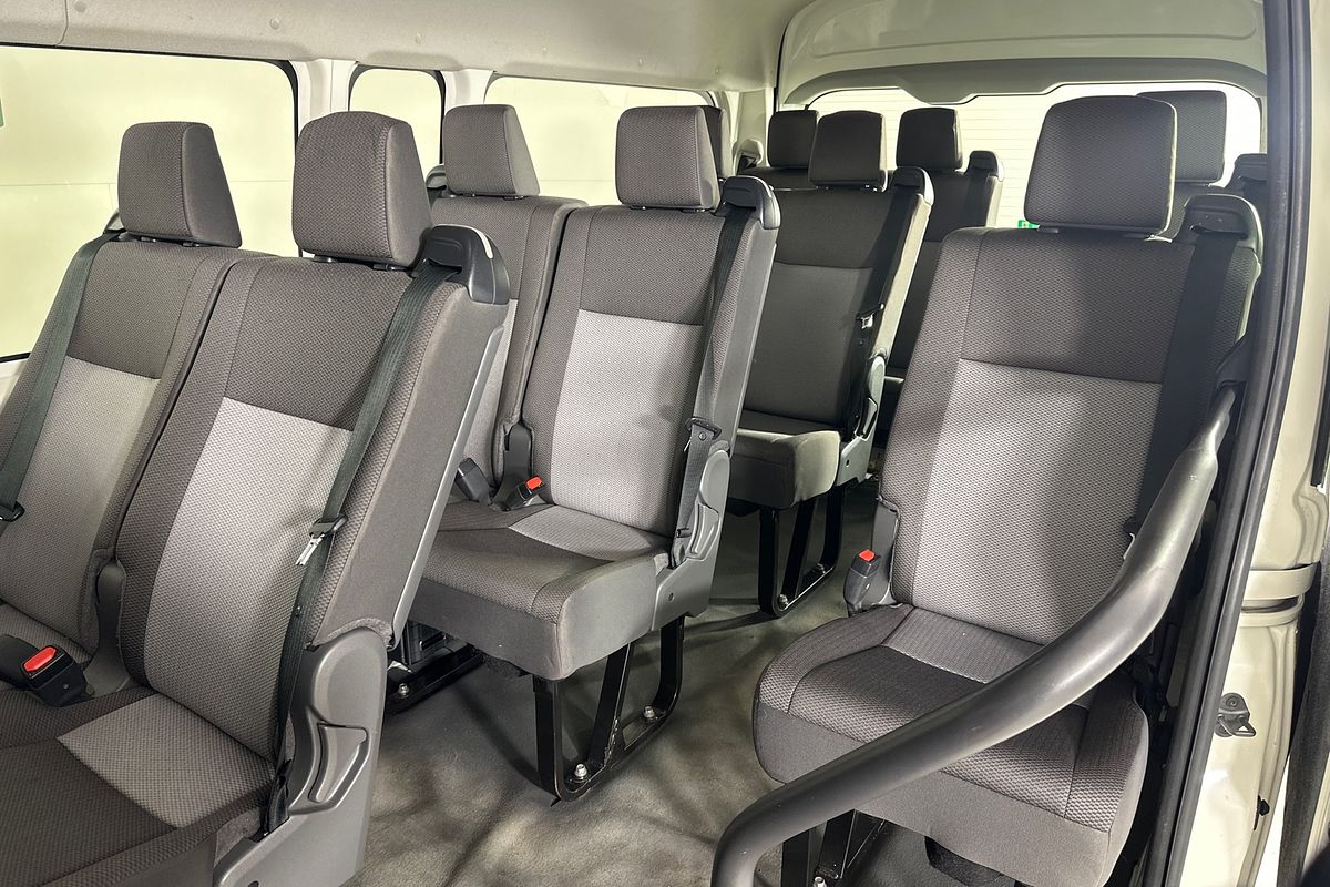 2022 Toyota Hiace SLWB COMMUTER (12 SEATS) GDH322R