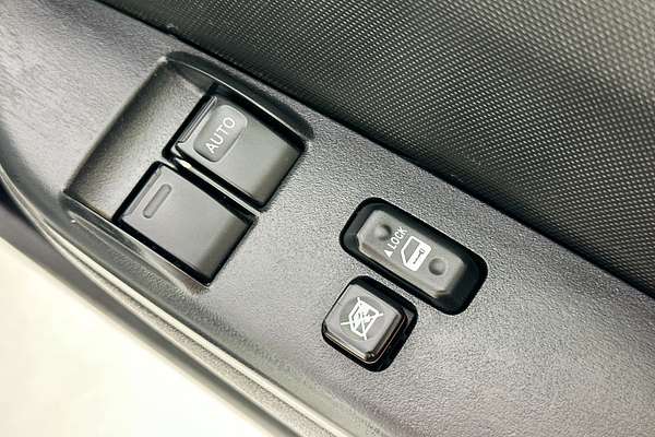 2019 Toyota HIACE COMMUTER KDH223R MY16 ELWB High Roof