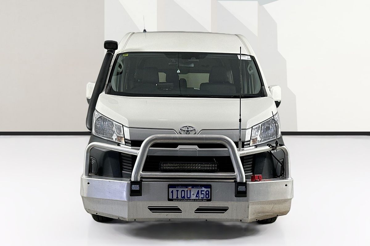 2021 Toyota Hiace SLWB COMMUTER (12 SEATS) GDH322R