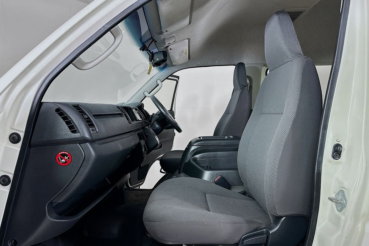 2018 Toyota Hiace COMMUTER KDH223R MY16
