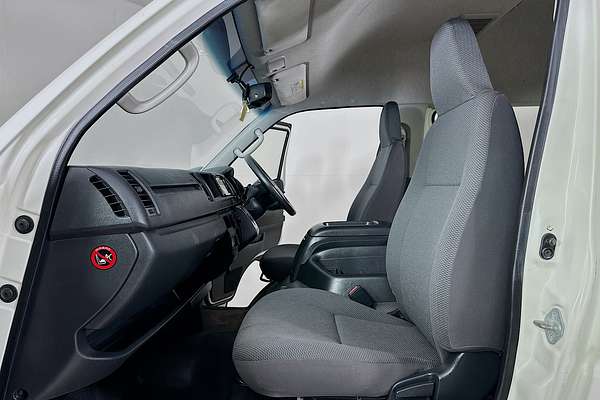 2018 Toyota Hiace COMMUTER KDH223R MY16